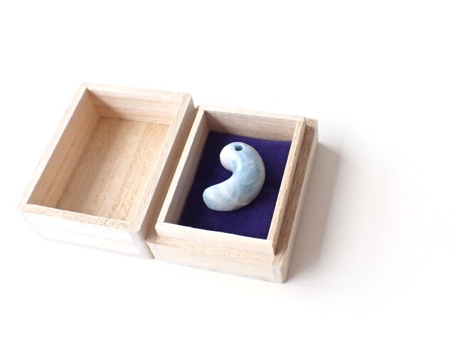 入りコン沢産青翡翠勾玉