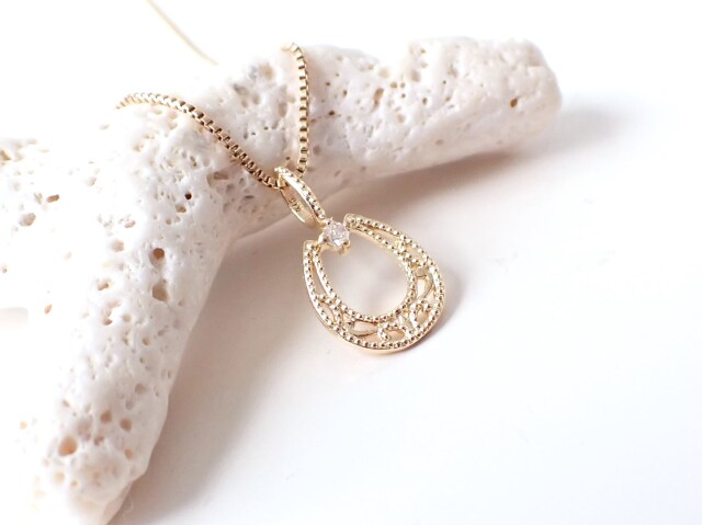 ホースシューK18ペンダントトップ