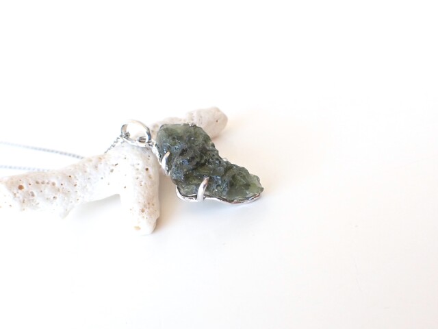 モルダバイトペンダントトップ