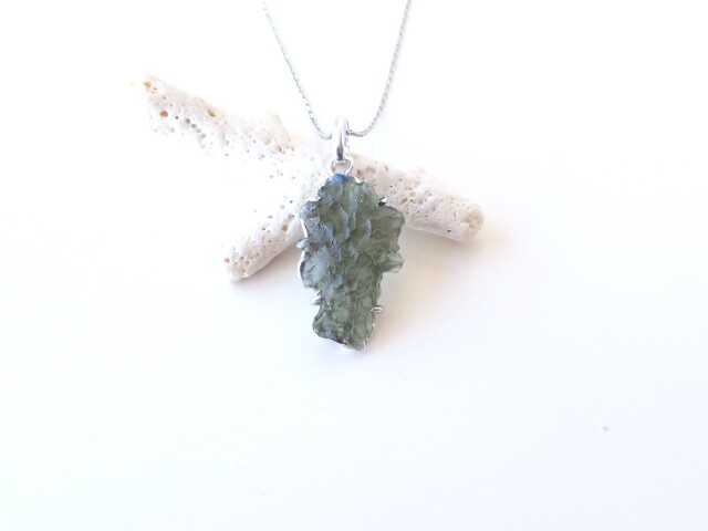 モルダバイトペンダントトップ