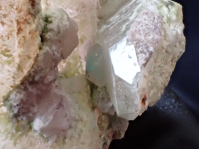 アホイトインクォーツ