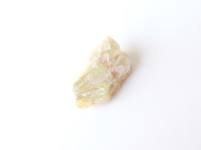 イエローペタライト