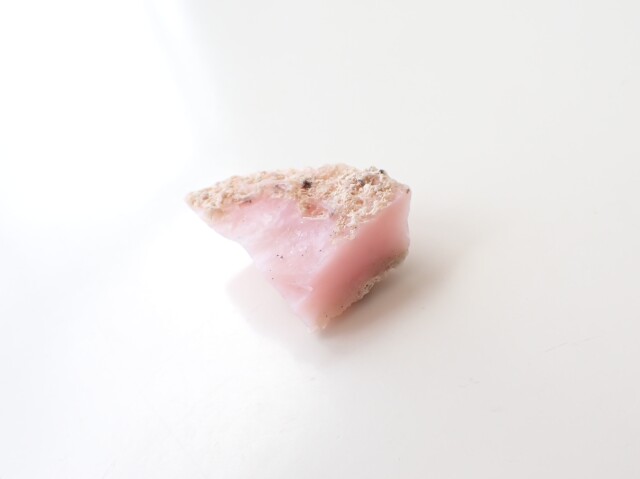 ピンクオパール原石