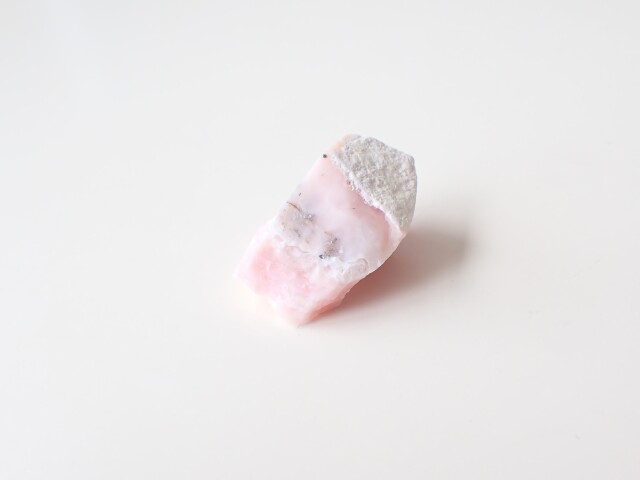 ピンクオパール原石
