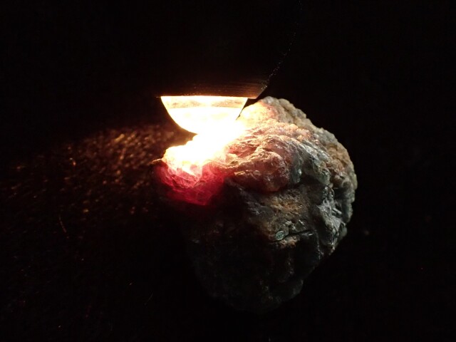 アレキサンドライト原石