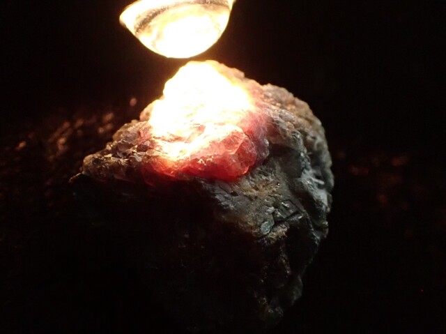 アレキサンドライト原石