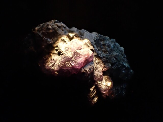 アレキサンドライト原石