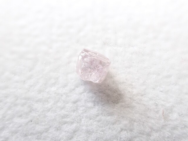 AB3247　【プレミアム】　ピンクダイヤモンド　原石（ソーヤルブル）　０．４６３ｃｔ　☆宝石鑑別書付き付き☆