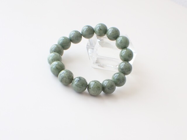 パイロクシナイトブレスレット