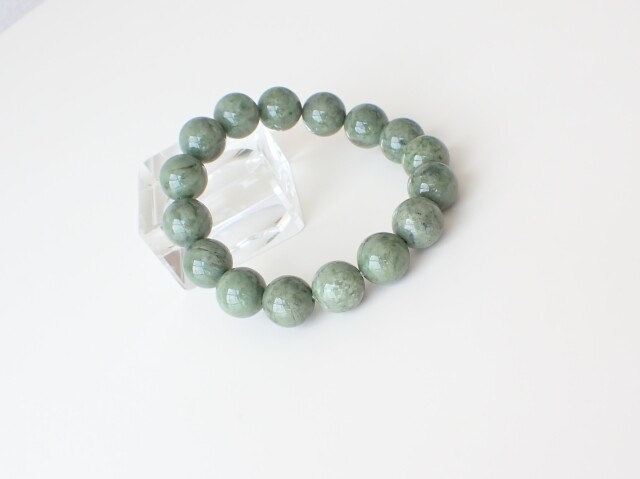 パイロクシナイトブレスレット