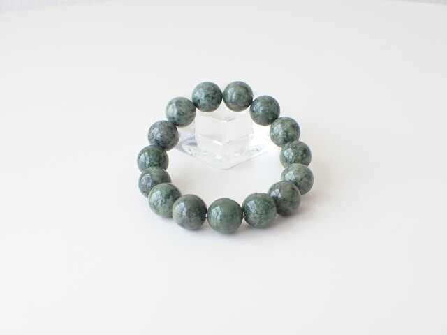 パイロクシナイトブレスレット