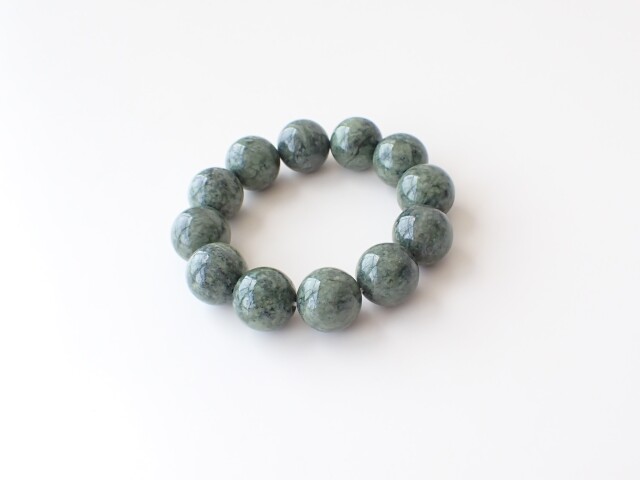 パイロクシナイトブレスレット