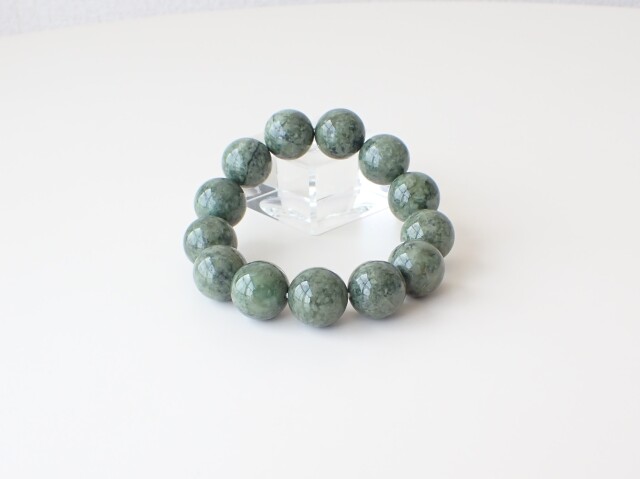 パイロクシナイトブレスレット