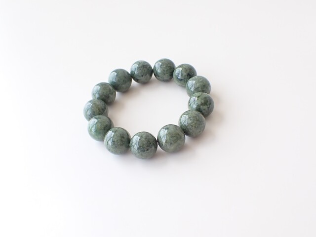 パイロクシナイトブレスレット