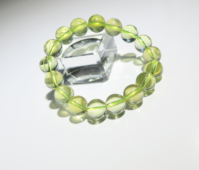 OD0065　【希少】　オウロヴェルデクォーツ（Ouro　verde　quartz）　１２ｍｍ　ブレスレット