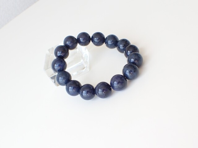 デュモルチェライト