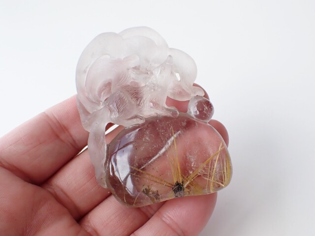 RE0654 【限定価格】 九尾の狐／太陽タイチンルチルクォーツ 70g