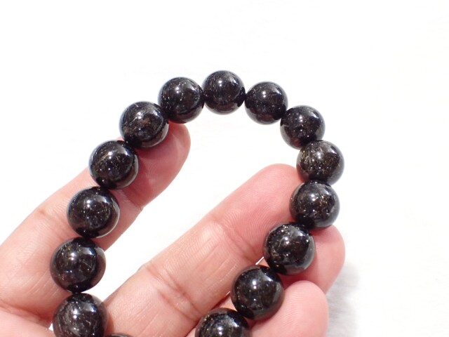 ブラックルチルクォーツブレスレット