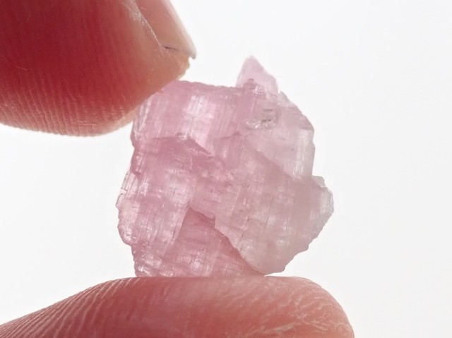 TK0144 【稀少】 ピンクタンザナイト 結晶 6．68ct