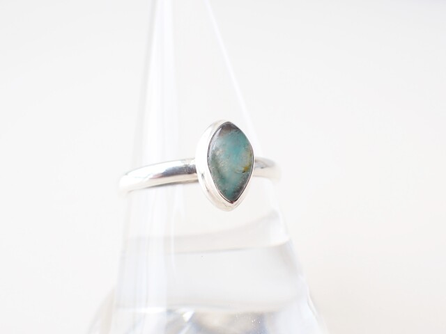 アホイトインクォーツリング