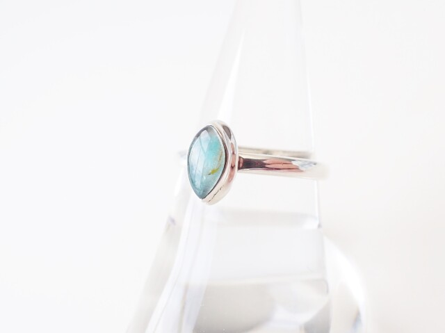 アホイトインクォーツリング