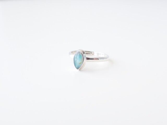 アホイトインクォーツリング