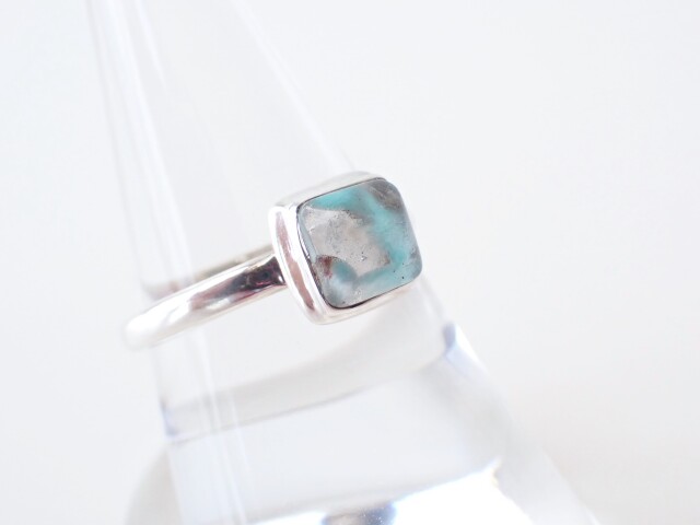 アホイトインクォーツリング