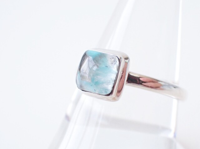 アホイトインクォーツリング