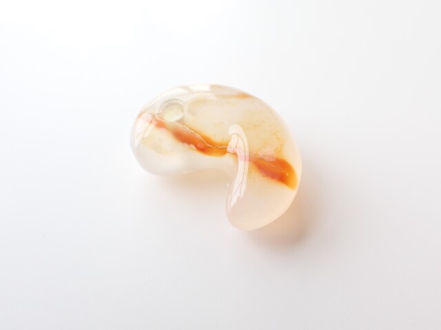 MD0346 【限定価格】 花仙山めのう 勾玉