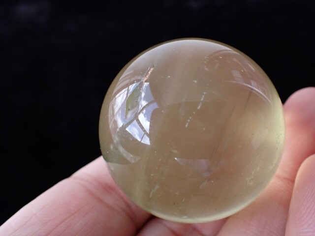 RI0267 【プレミアム】 リビアングラス スフィア（丸玉） 直径：３７．６ｍｍ ☆宝石鑑別書付き☆