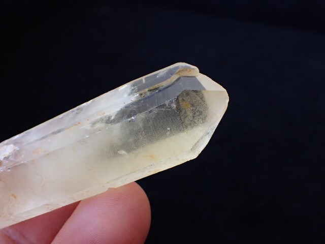 SD0404 ルーマニア産 天然シトリン（非加熱） 原石（ノンポリッシュ）