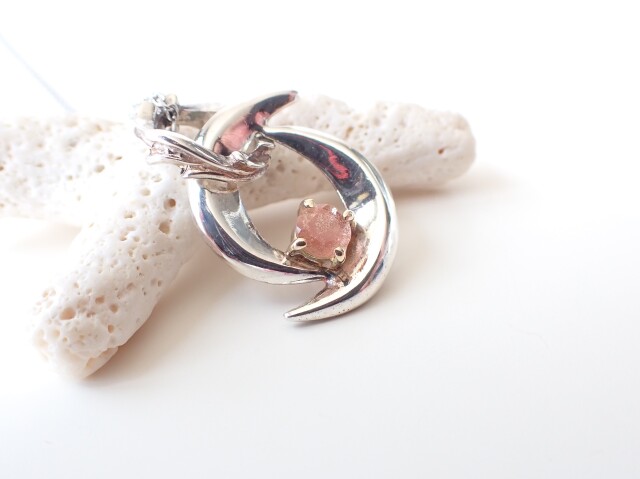 専用✳︎オレゴンサンストーンペンダントトップ 楽天市場】【天然石】オレゴンサンストーン☆オレゴン☆現品1点