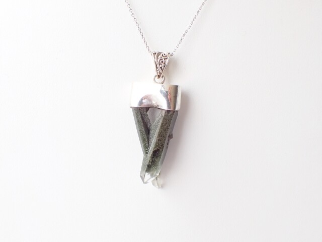 ガネーシュヒマール水晶ペンダントトップ