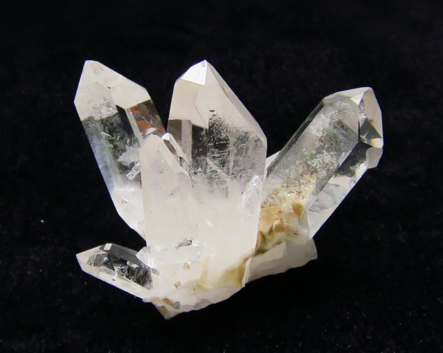 スーパーエクセレントトマスゴンサガ産ガーデン水晶原石天然石