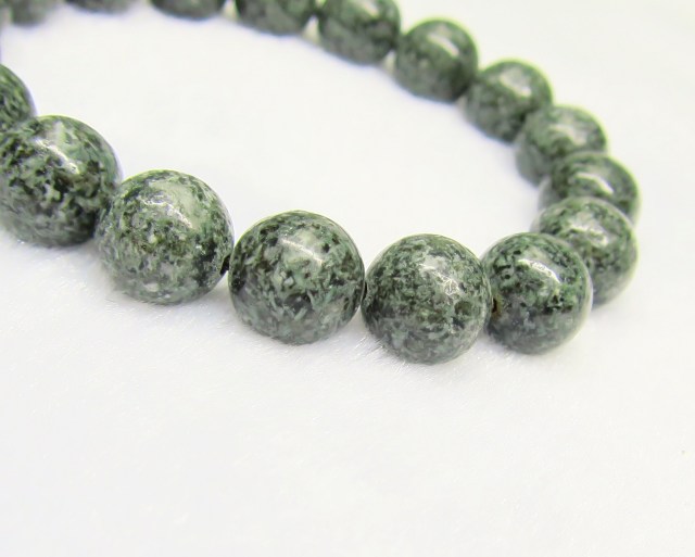 プレセリブルーストーン