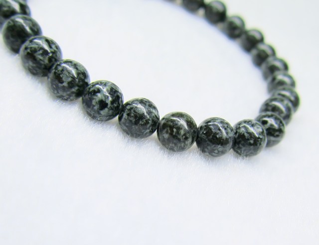 プレセリブルーストーン