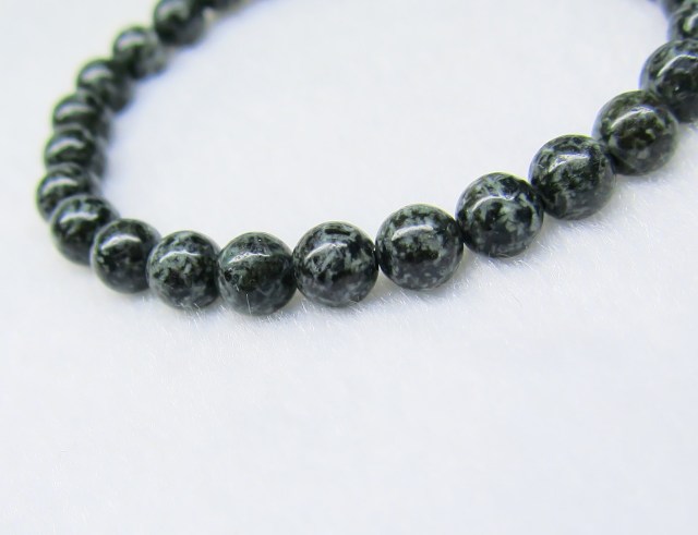 プレセリブルーストーン