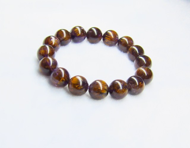 カコクセナイトインアメジスト