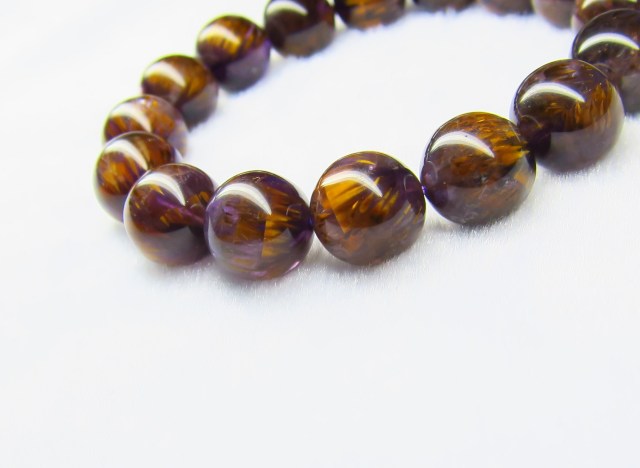 カコクセナイトインアメジスト