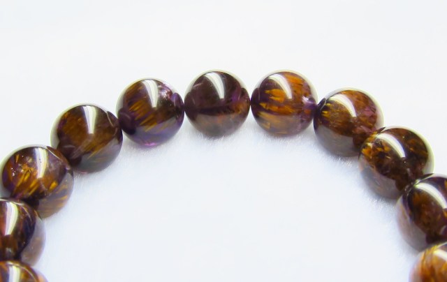 カコクセナイトインアメジスト