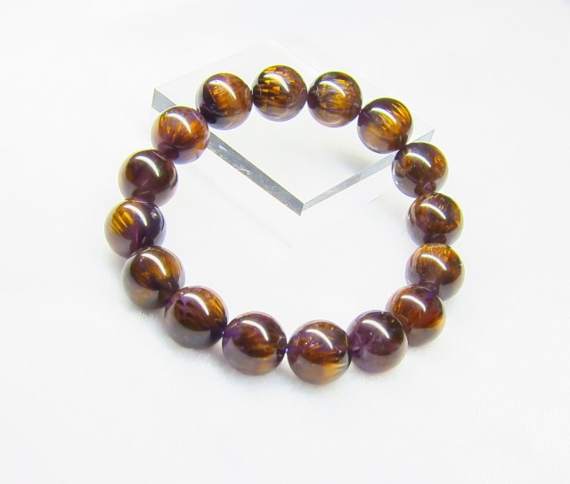 カコクセナイトインアメジスト