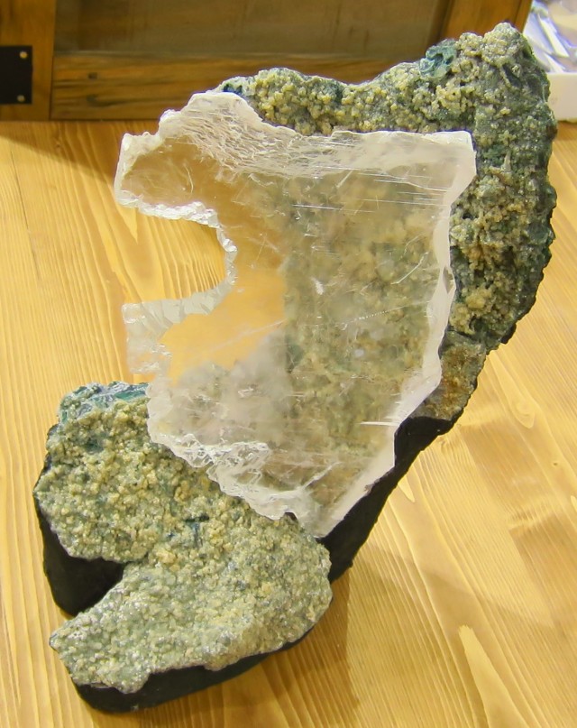 セレナイト メキシコ ナイカ鉱山産 原石 希少 激レア物