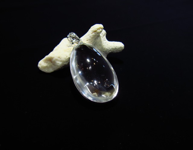 ブルーラダークォーツ