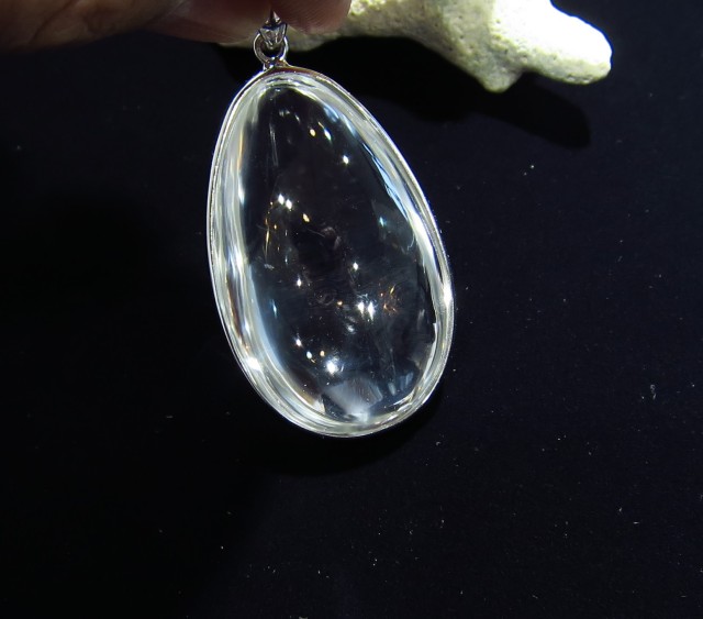 ブルーラダークォーツ