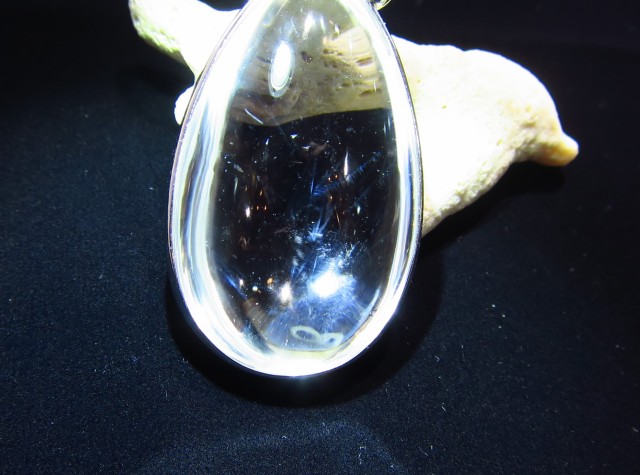 ブルーラダークォーツ