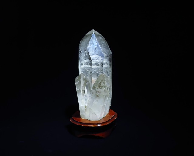 Cc0257 プレミアム 稀少 ブラジル ミナスジェライス州 コリント産 水晶 ファントム レコードキーパー 台座付き 天然石 パワーストーン各種販売 ティアレ ストーン