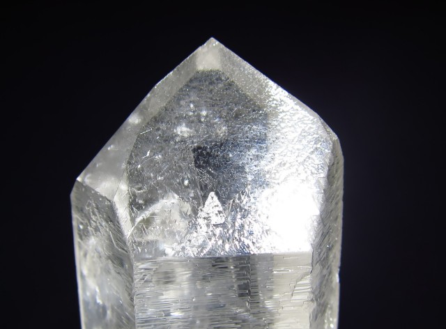 トライゴーニッククォーツ