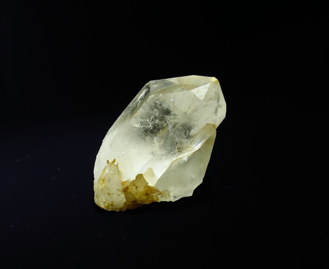 トライゴーニッククォーツ