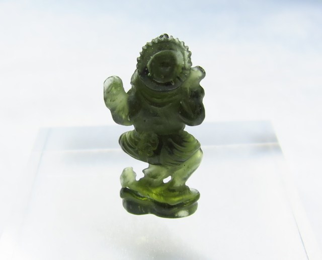 モルダバイト　彫刻