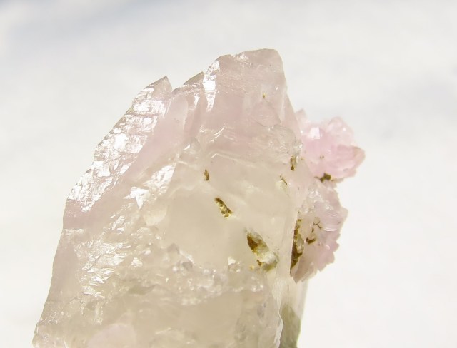 ローズクォーツ　結晶